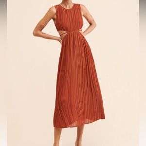 Moon River Pleated CutOut Midi Dress